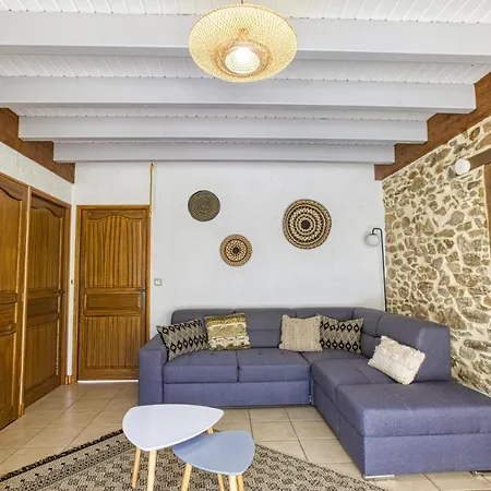 Lestrebaldie, Grande Piscine Feriehus *